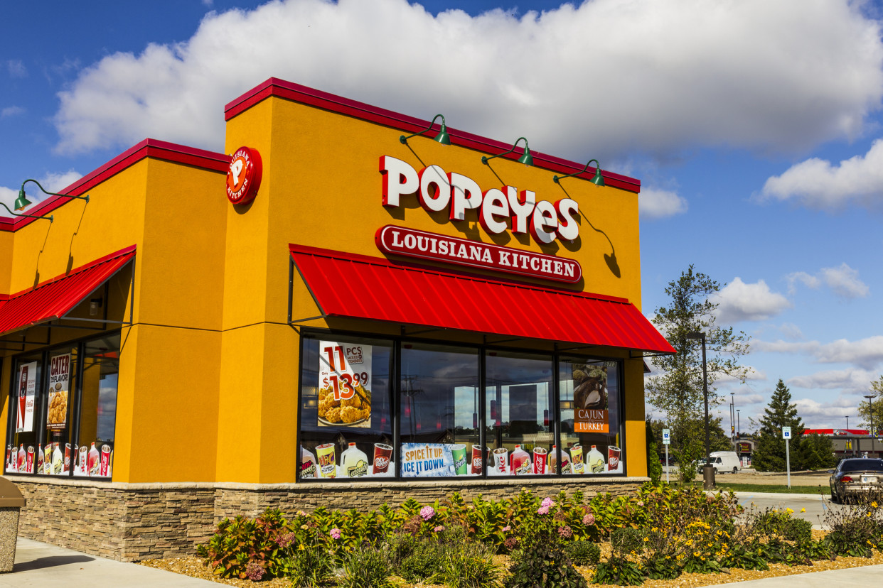 Popeyes Louisiana Kitchen Restaurant Front View