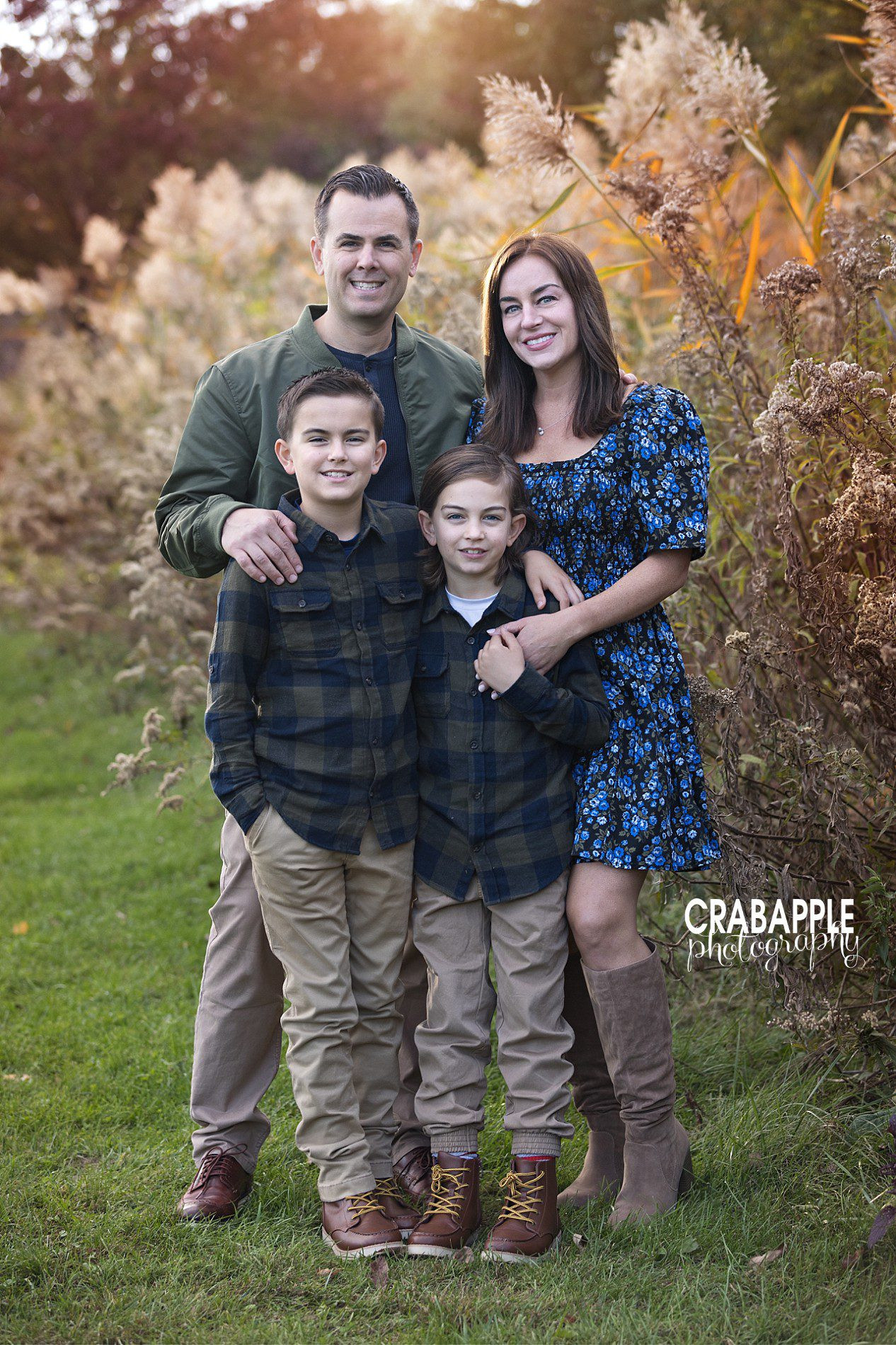Family of four fall pose ideas for photos