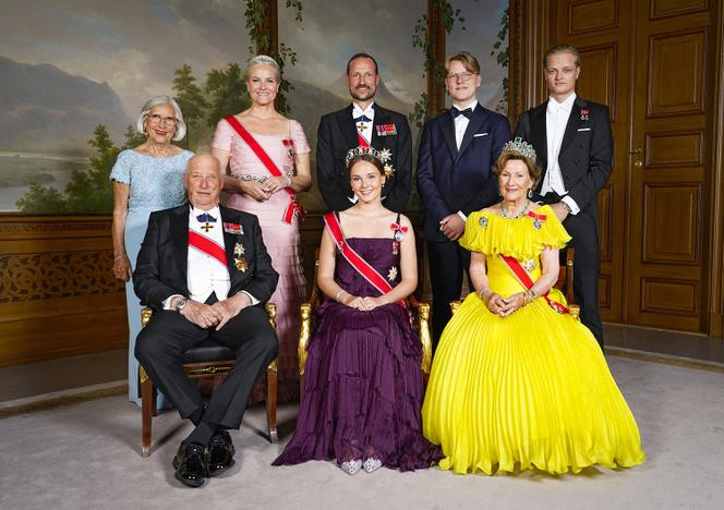 Norway Royal Family members, including King Harald V, Queen Sonja, Crown Prince Haakon, and Crown Princess Mette-Marit, at a public event in Oslo. The family faces a period of crisis due to recent scandals involving Princess Märtha Louise and Marius Borg Hoiby.