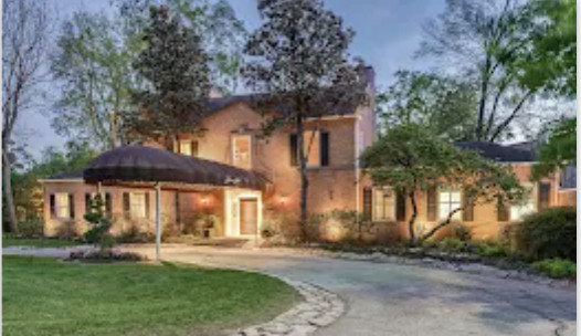 Houstonian Hotel exterior and grounds