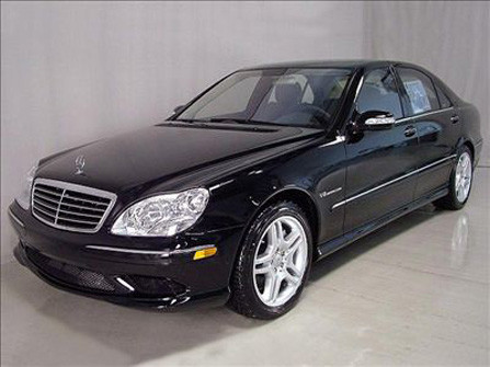 Carlisle Cullen's silver Mercedes S55 AMG, a sophisticated car for the Cullen patriarch