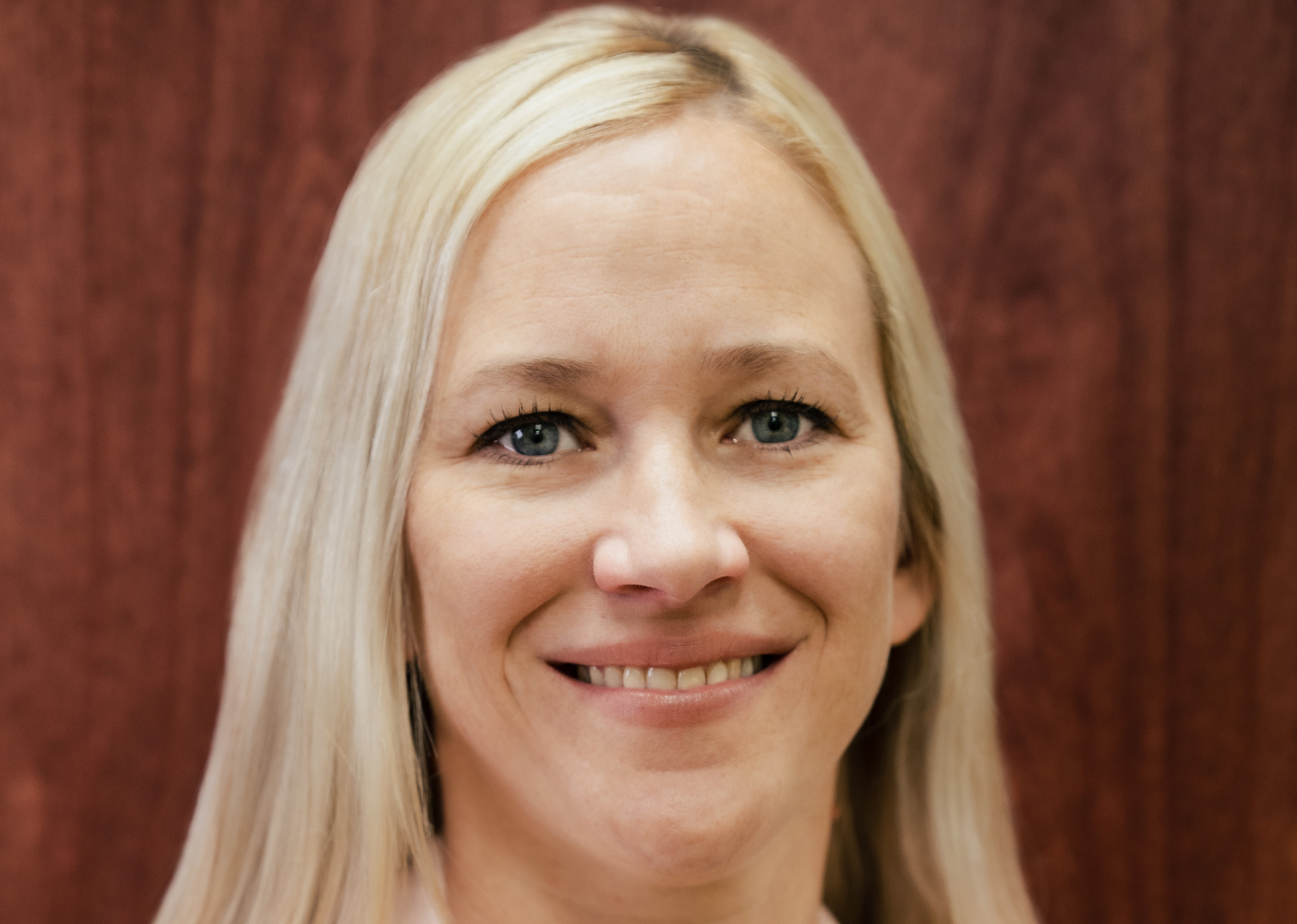 Rebecca Walker CNP, certified nurse practitioner accepting new patients at Dakota Dunes, Family Healthcare of Siouxland