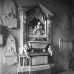 Elizabeth Raworth's monument in the Drake chapel