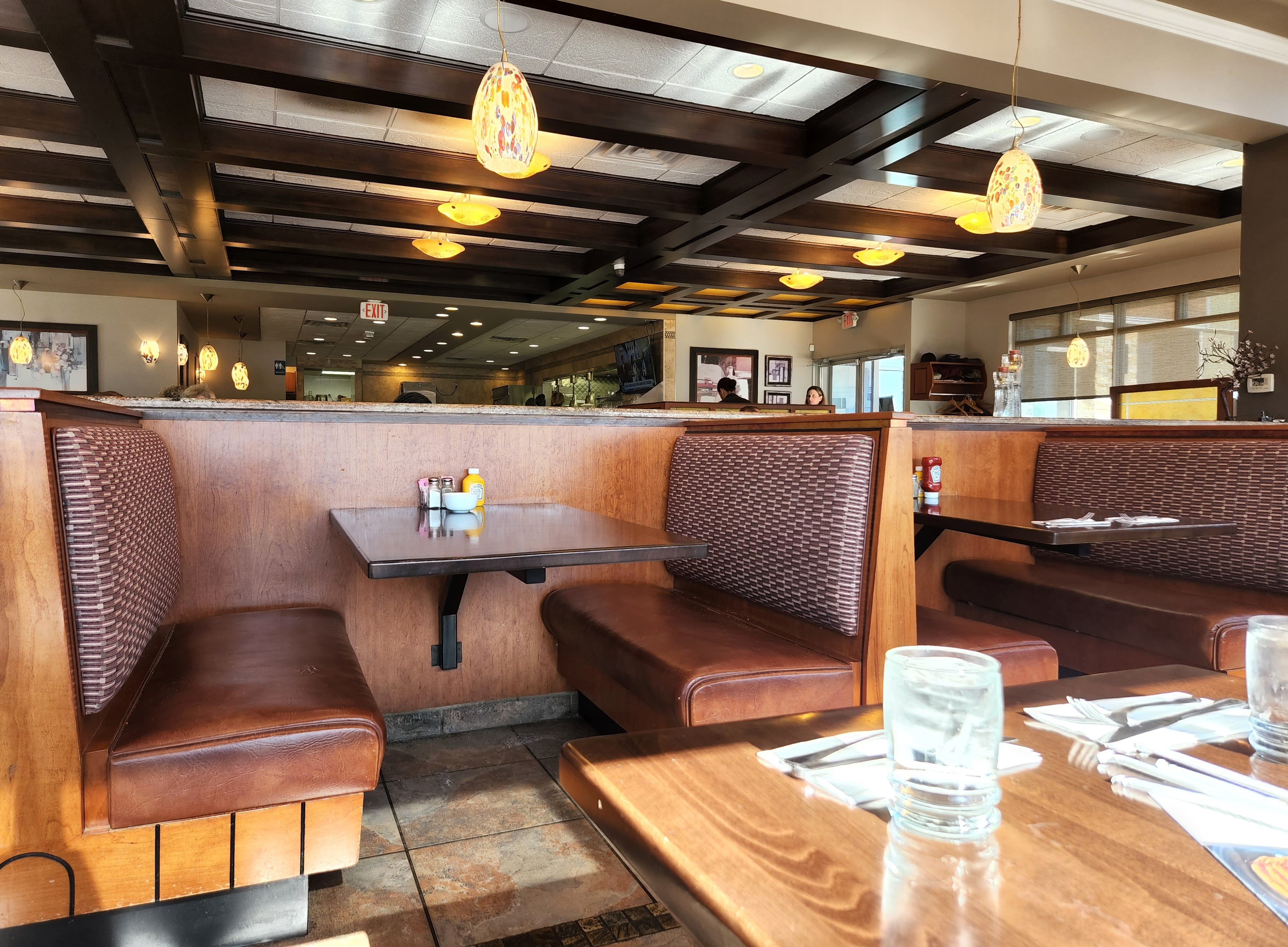 Is Alex’s Of Rochester Family Dining the Best Choice for You?