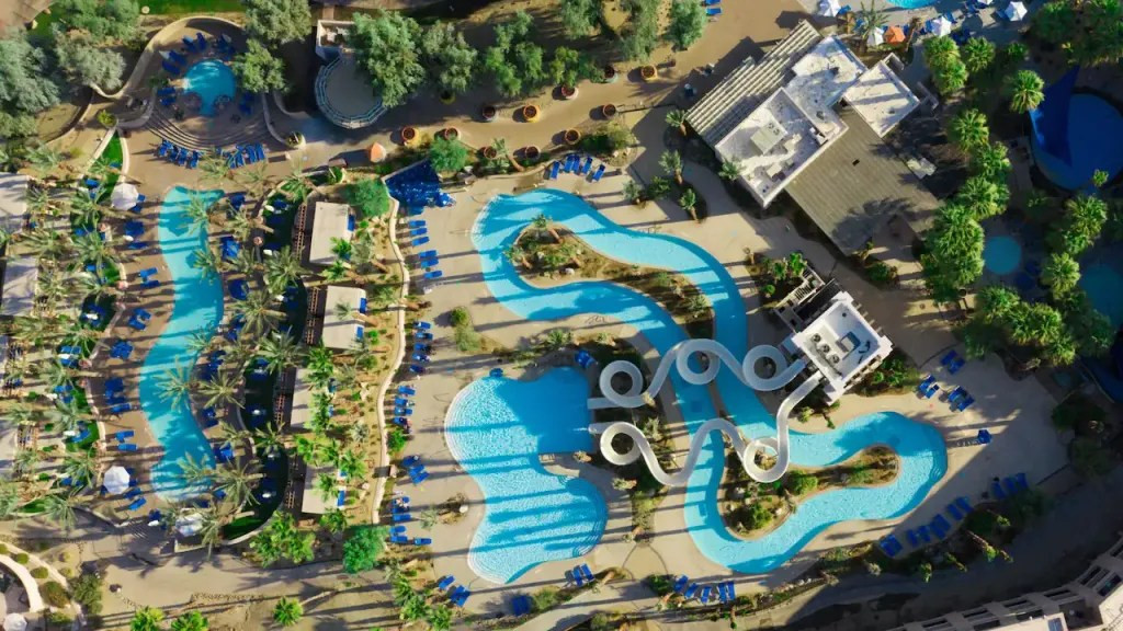 Palm Springs resorts family fun with splash pad