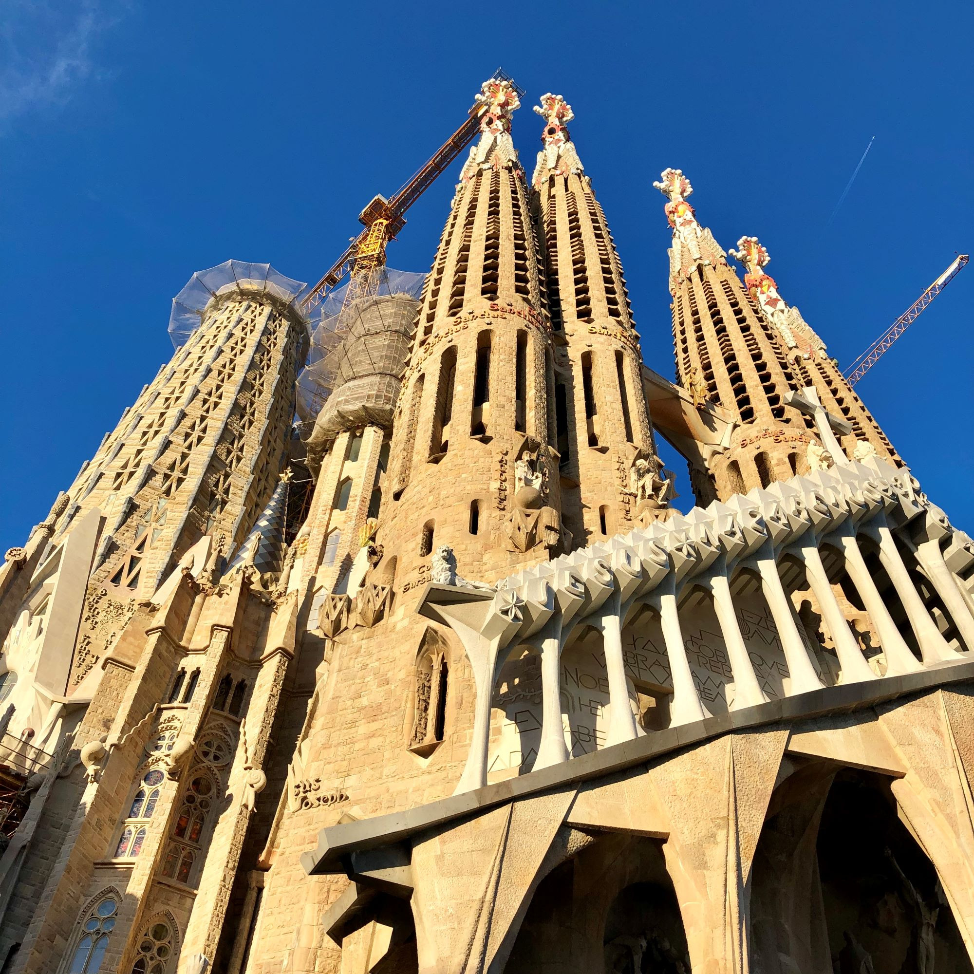 Sagrada Familia Bell Towers under construction: L